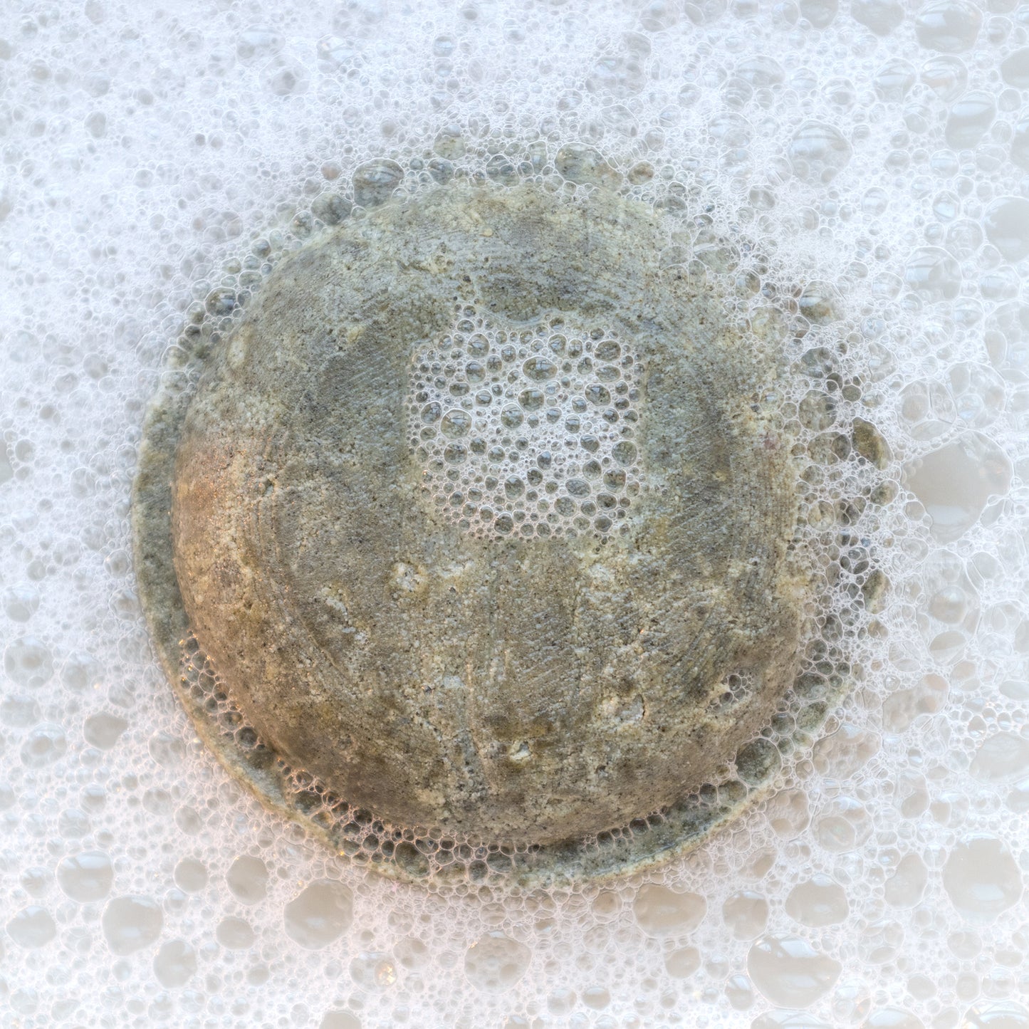 Tradição Natural Haarseife Festes Shampoo für kräftigendes Haar 70 g