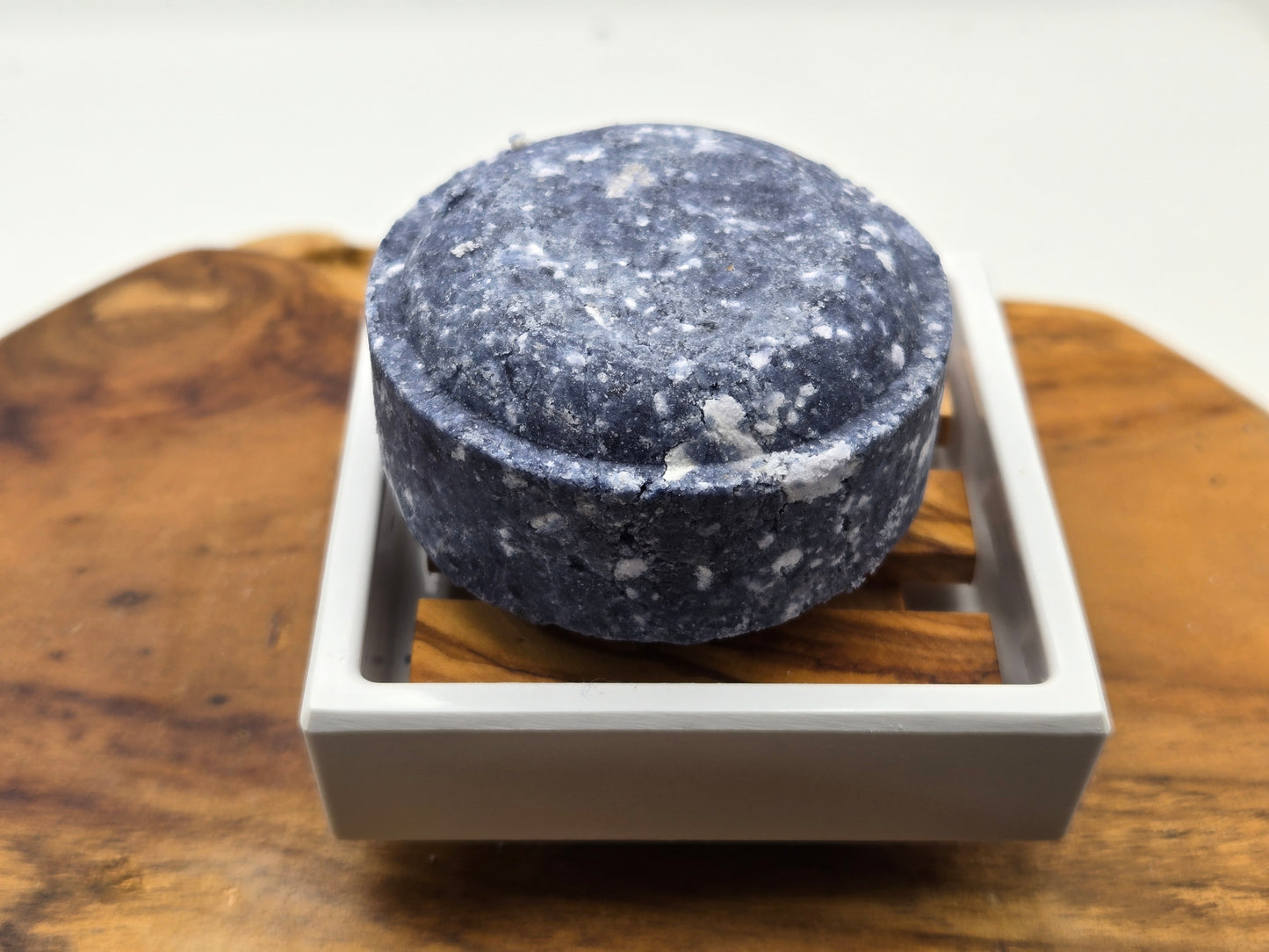 Tradição Natural Haarseife Festes Shampoo Lila Silber Anti-Gelbstich 70 g